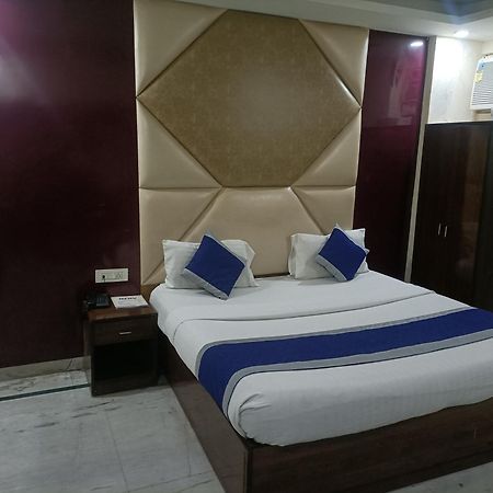 Hotel Ringer นิวเดลี ภายนอก รูปภาพ