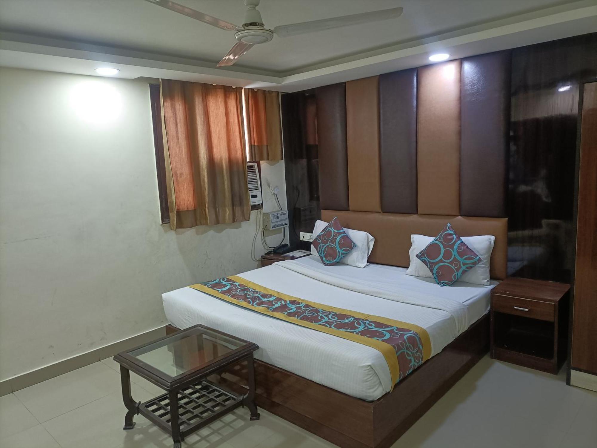 Hotel Ringer นิวเดลี ภายนอก รูปภาพ